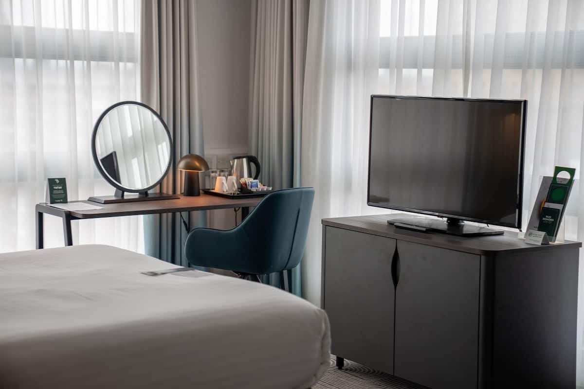 Standard Room, 1 Double Bed, Accessible | Hypo-allergenic bedding, in-room safe, desk, laptop workspace