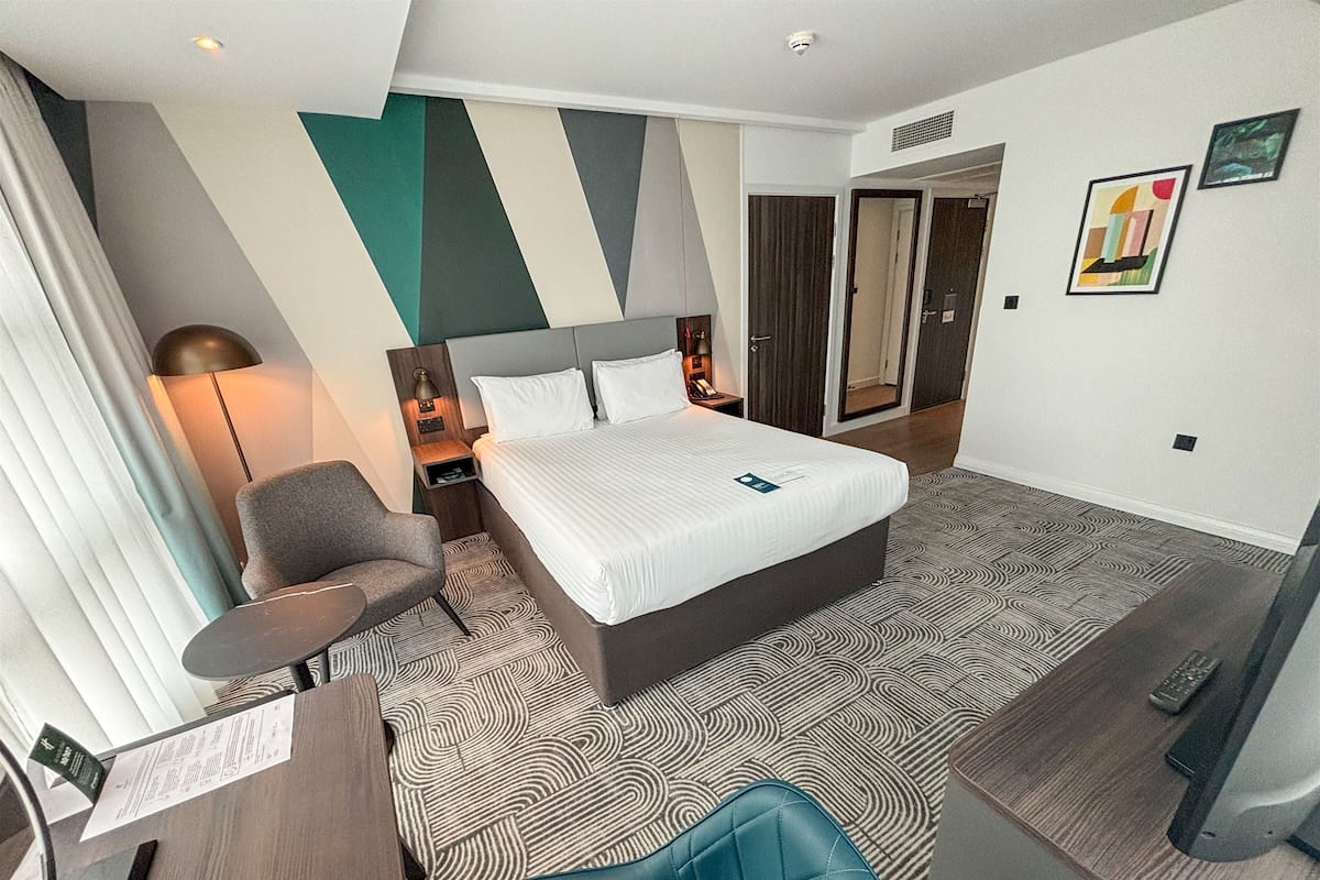 Hypo-allergenic bedding, in-room safe, desk, laptop workspace