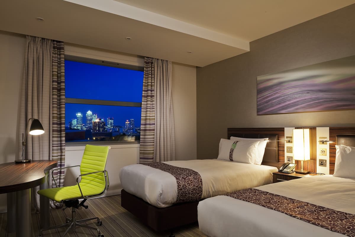 Literie hypoallergénique, coffres-forts dans les chambres, bureau