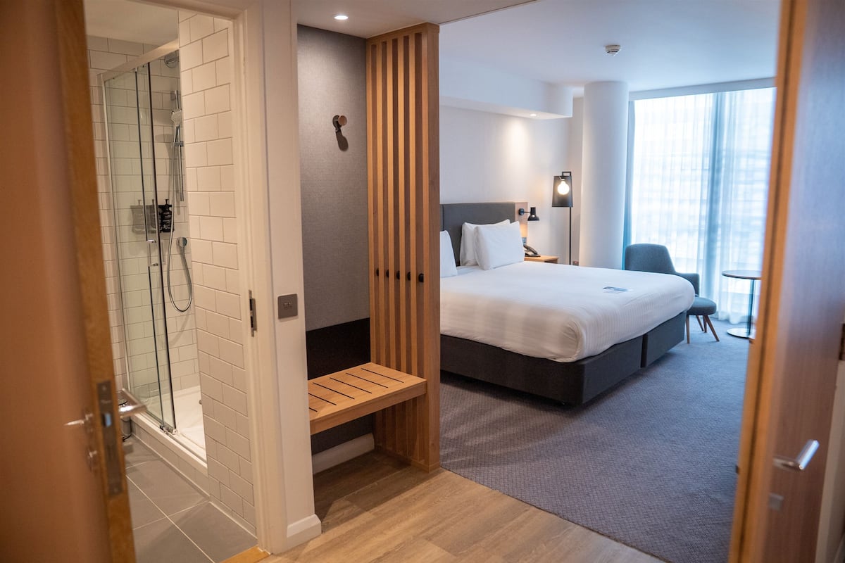 Premium Room, 1 King Bed | Hypo-allergenic bedding, in-room safe, desk, laptop workspace
