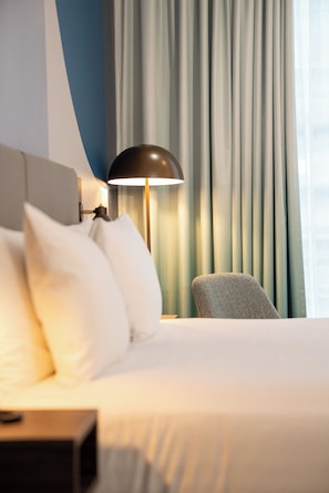 Hypo-allergenic bedding, in-room safe, desk, laptop workspace