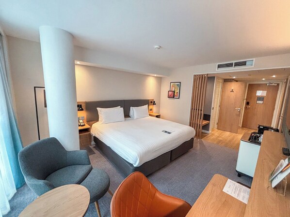 Hypo-allergenic bedding available, in-room safe, desk, laptop workspace - Holiday Inn London - Whitechapel by IHG (London)