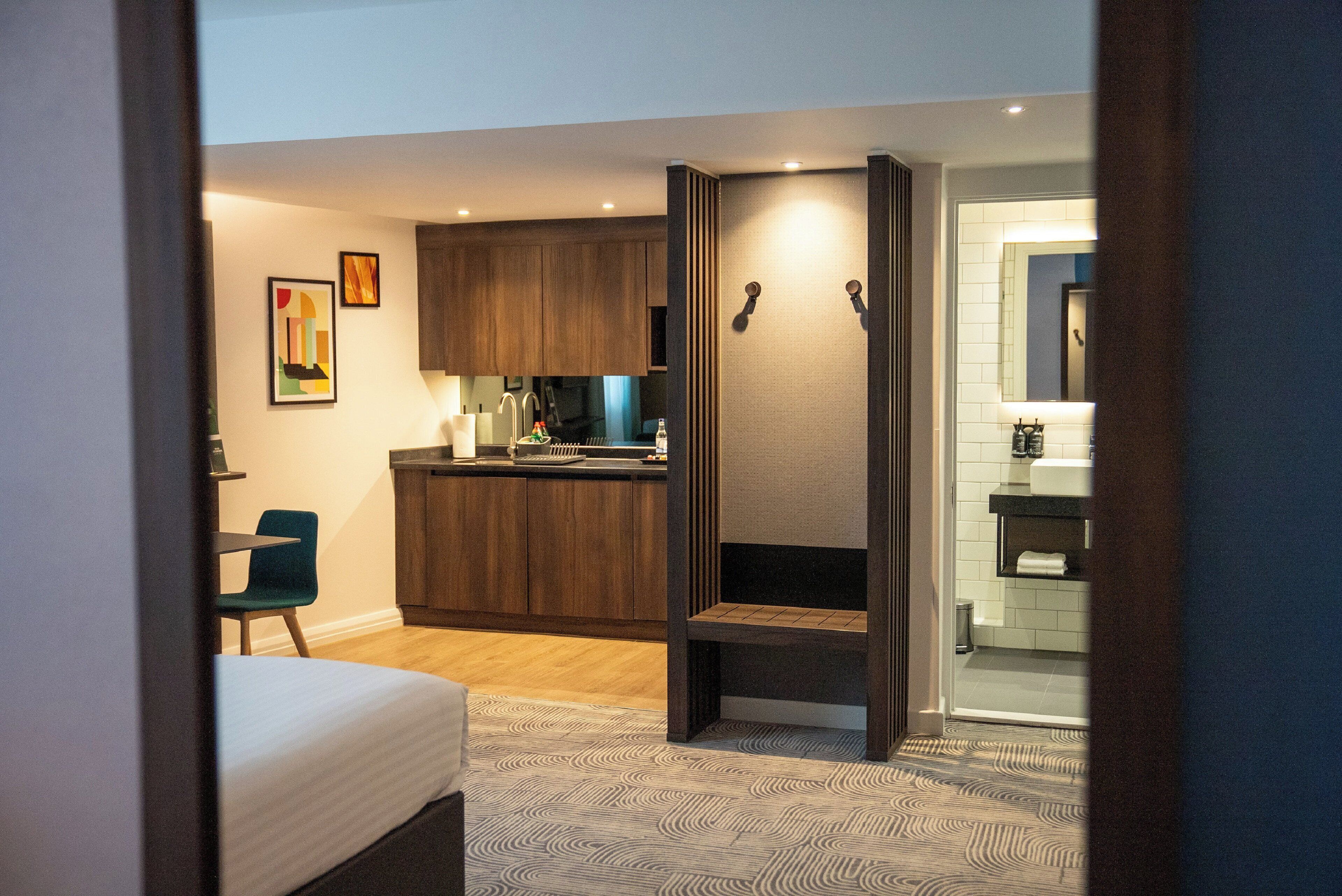 Suite, 1 King Bed, Kitchenette