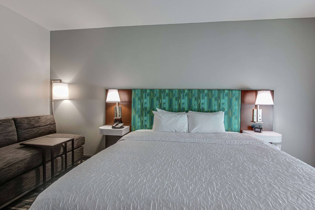 in-room safe, individually decorated, individually furnished, desk