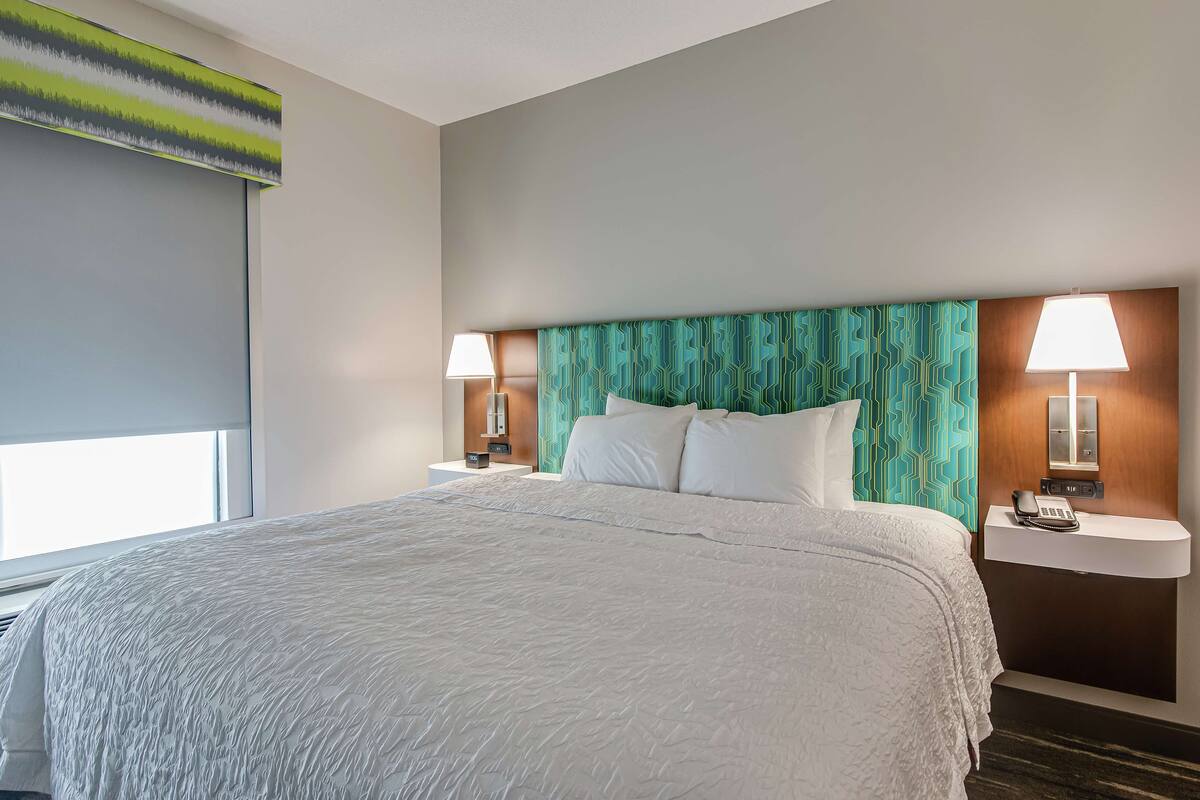 in-room safe, individually decorated, individually furnished, desk