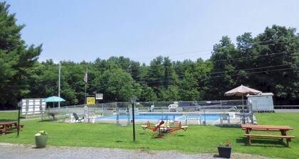 Four Seasons Motel