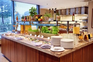 Desayuno buffet todos los días (con cargo)