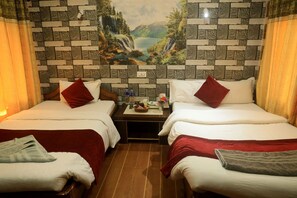 Deluxe Double Room, Garden View | Soundproofing, iron/ironing board, free WiFi, bed sheets