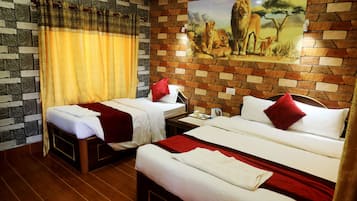Deluxe Double Room, Garden View | Soundproofing, iron/ironing board, free WiFi, bed sheets