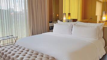 Hypo-allergenic bedding, minibar, in-room safe, desk