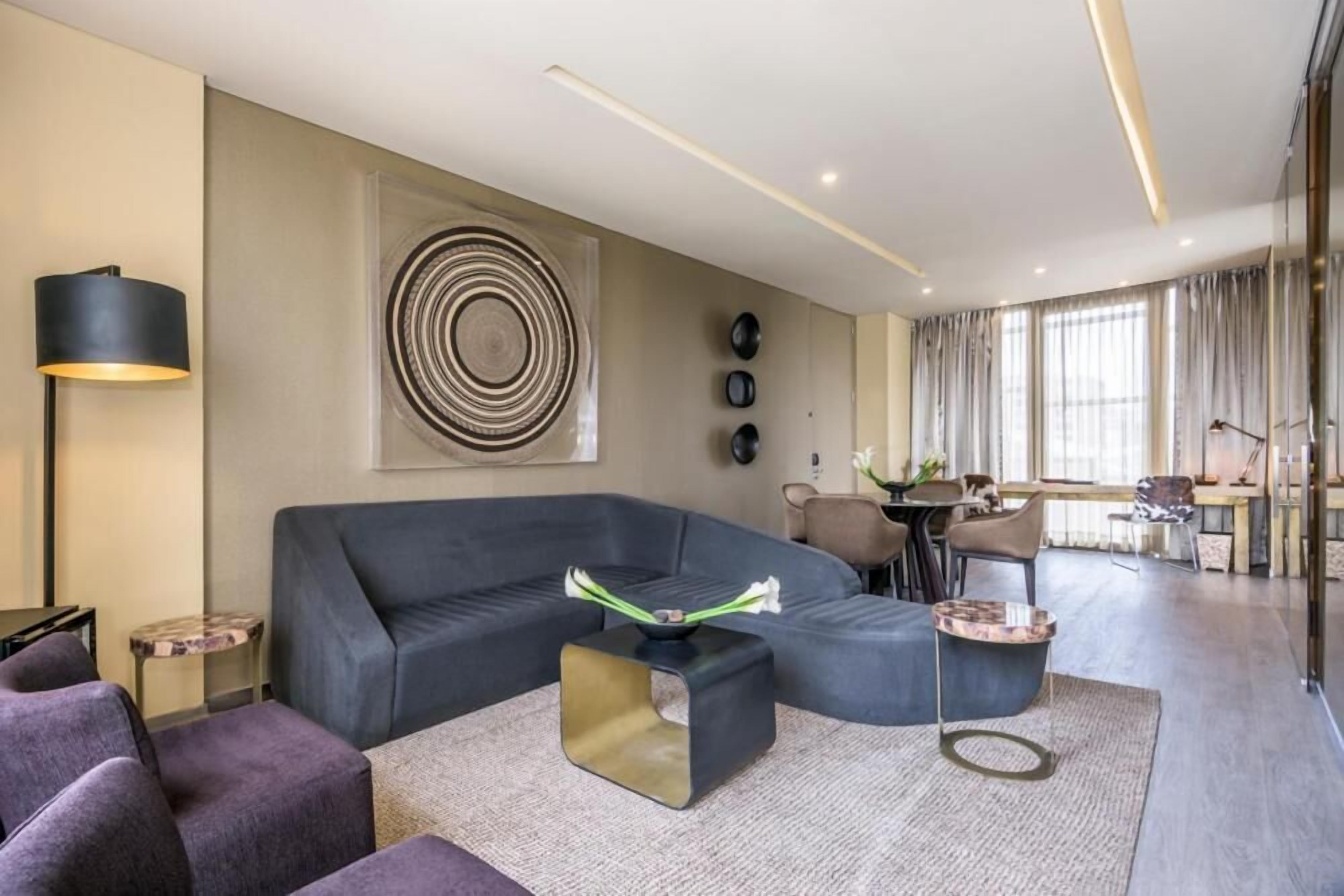 Ropa de cama hipoalergénica y minibar 