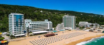 Berlin Golden Beach Hotel