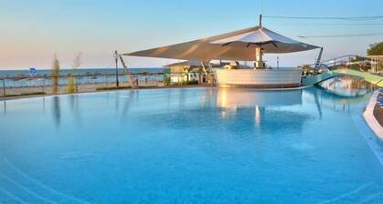 Berlin Golden Beach Hotel