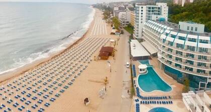 Berlin Golden Beach Hotel