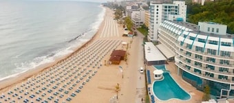 Berlin Golden Beach Hotel