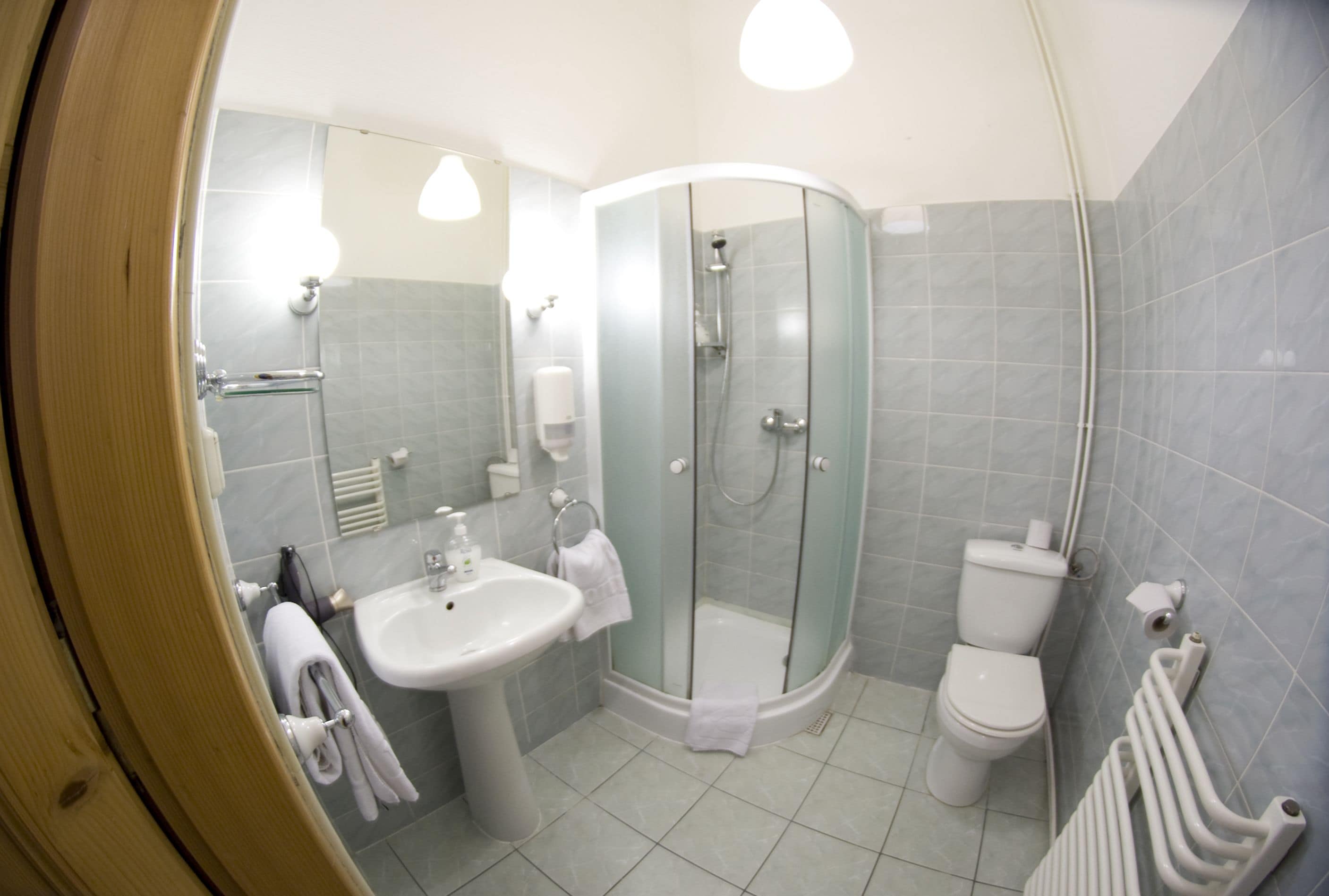 Double Room | Bathroom | Towels