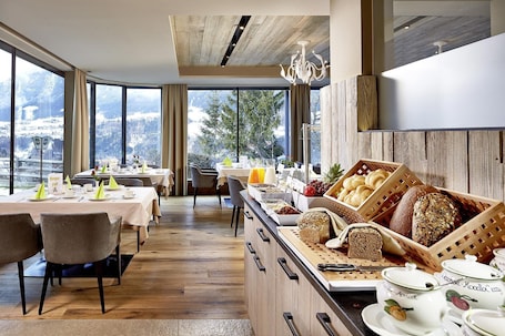 Daily buffet breakfast for a fee. Hotel Bergkranz