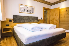 Comfort Apartment, Balcony, Mountain View | In-room safe, free WiFi - Hotel Bergkranz (Mieders)