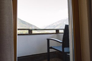 Junior Apartment, Balcony, Mountain View | In-room safe, desk, free WiFi, bed sheets