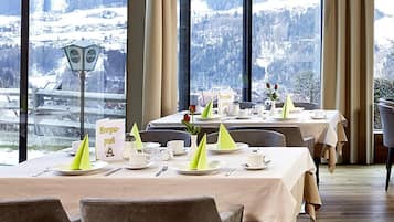 Frühstück und Abendessen