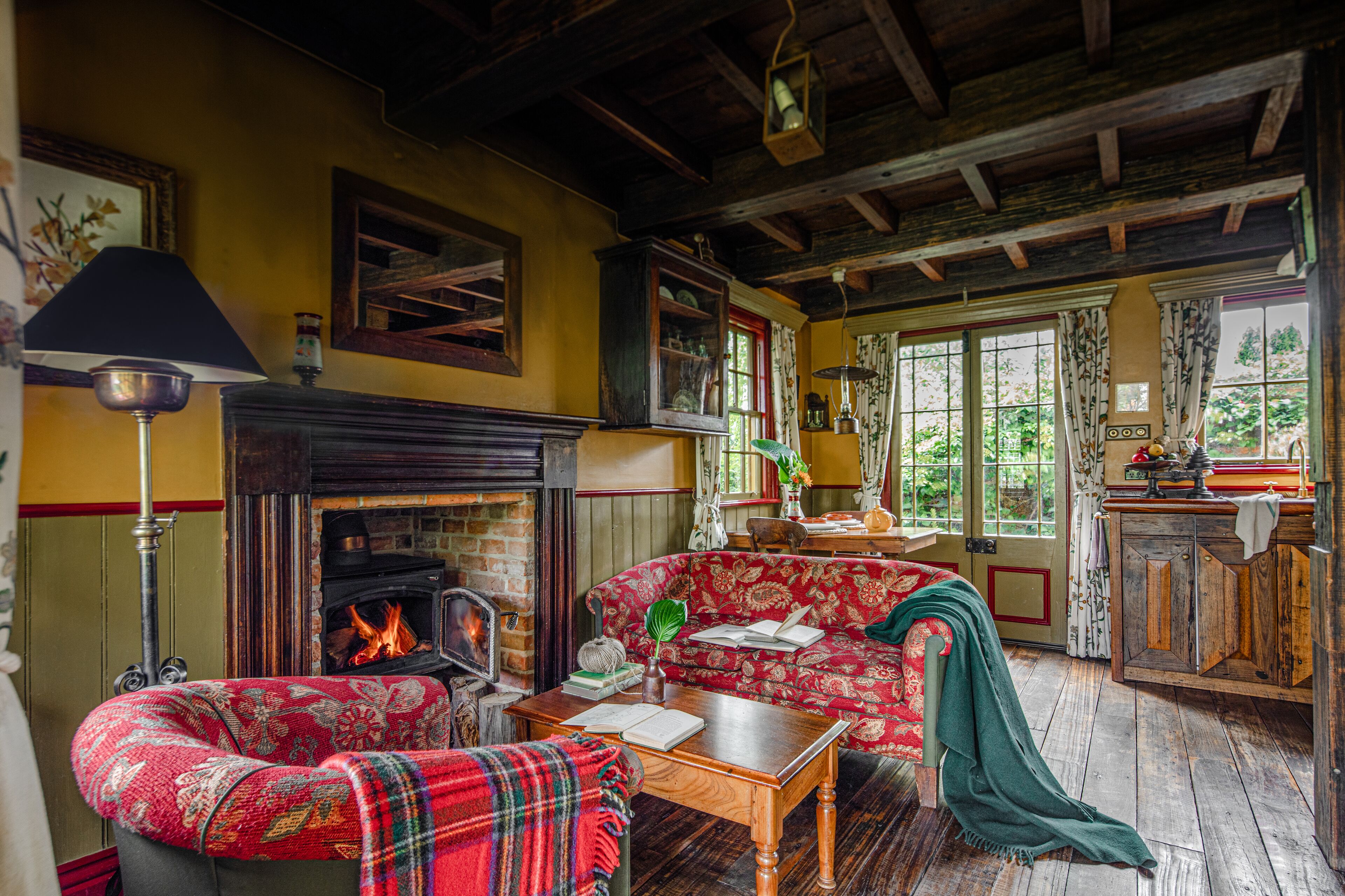 Cottage Deluxe, 1 giường cỡ queen, b  ồn tắm thủy lực, quang cảnh vườn | Khu phòng khách