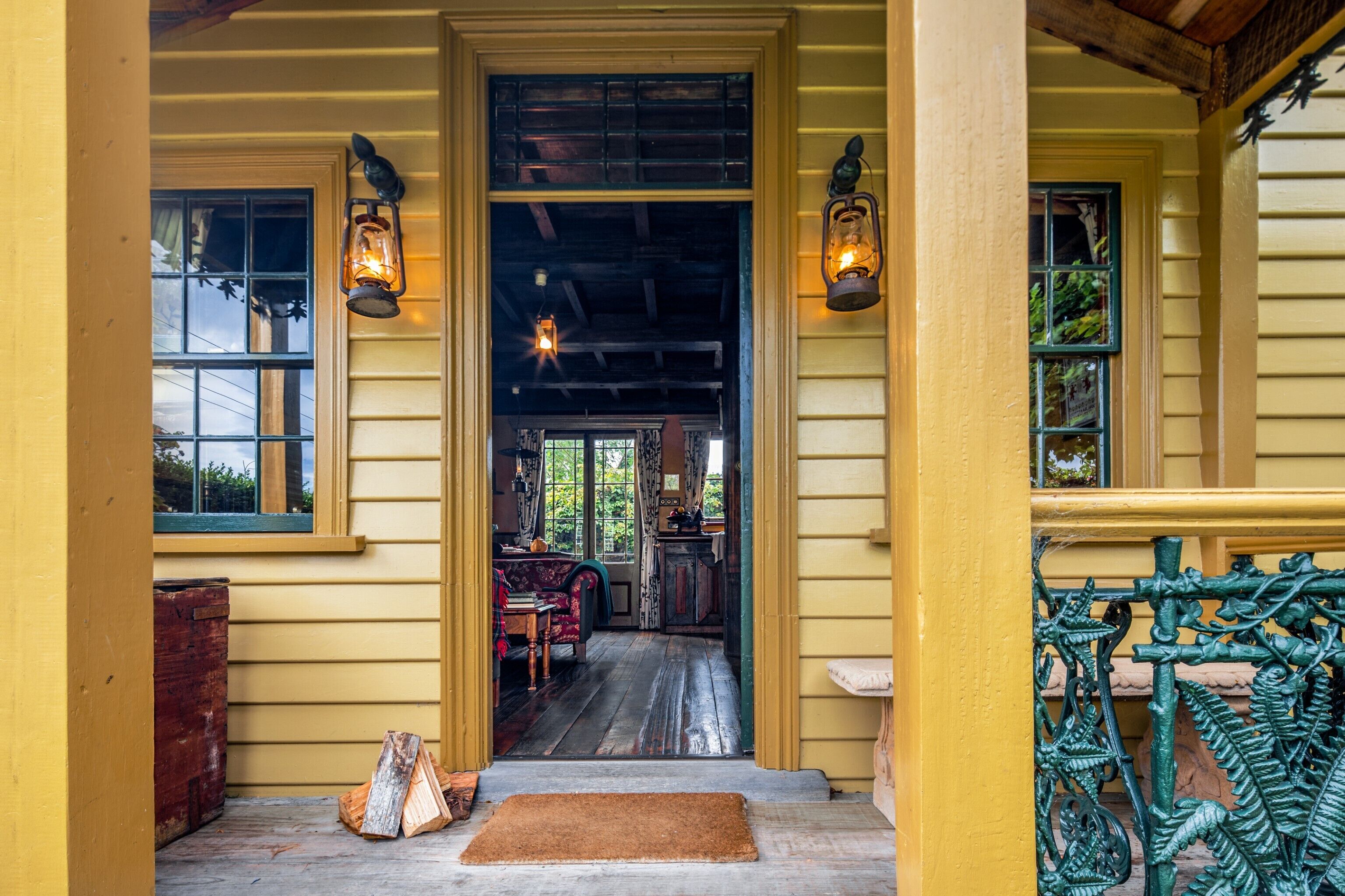 Cottage Deluxe, 1 giường cỡ queen, bồn tắm thủy lực, quang cảnh vườn | Bộ đồ giường cao cấp, chăn bông, nệm có lớp đệm bông, minibar 