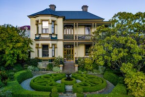 Front of property - The Corinda Collection (Glebe)