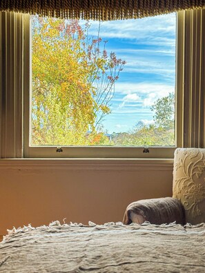 Samuel Crisp's Room | Premium bedding, down duvets, pillow-top beds, minibar