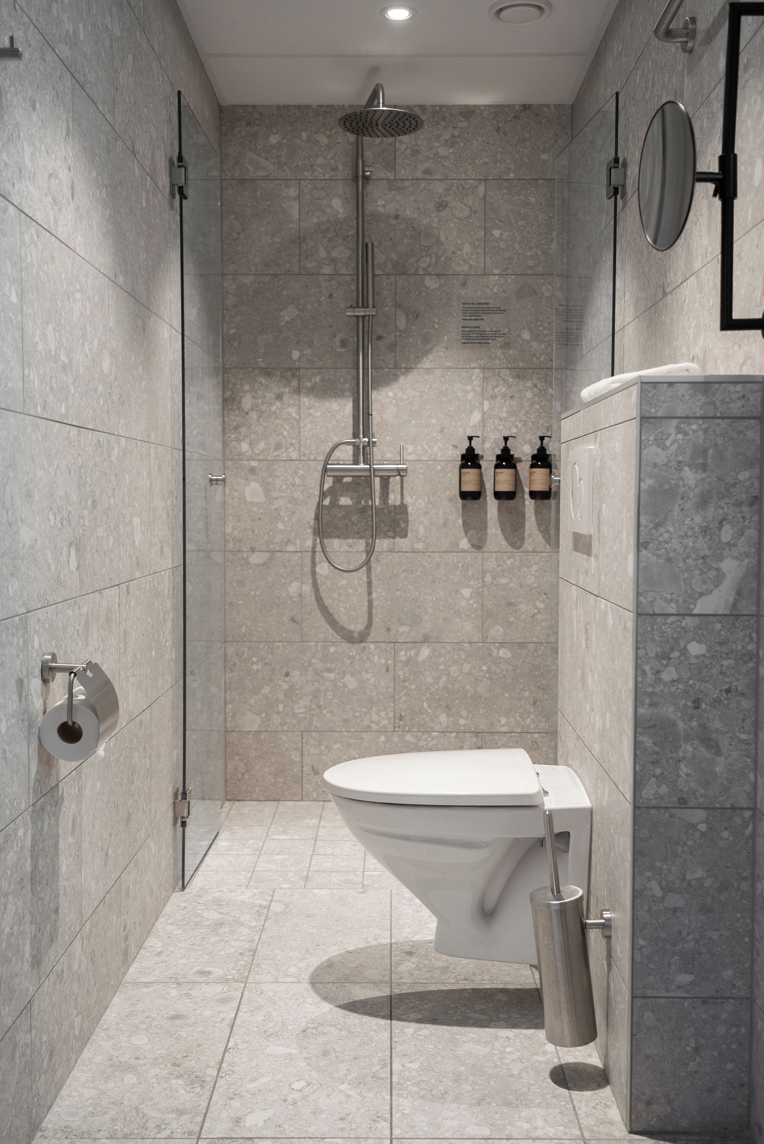 varvsrum | bathroom | shower, free toiletries, hair dryer, bathrobes