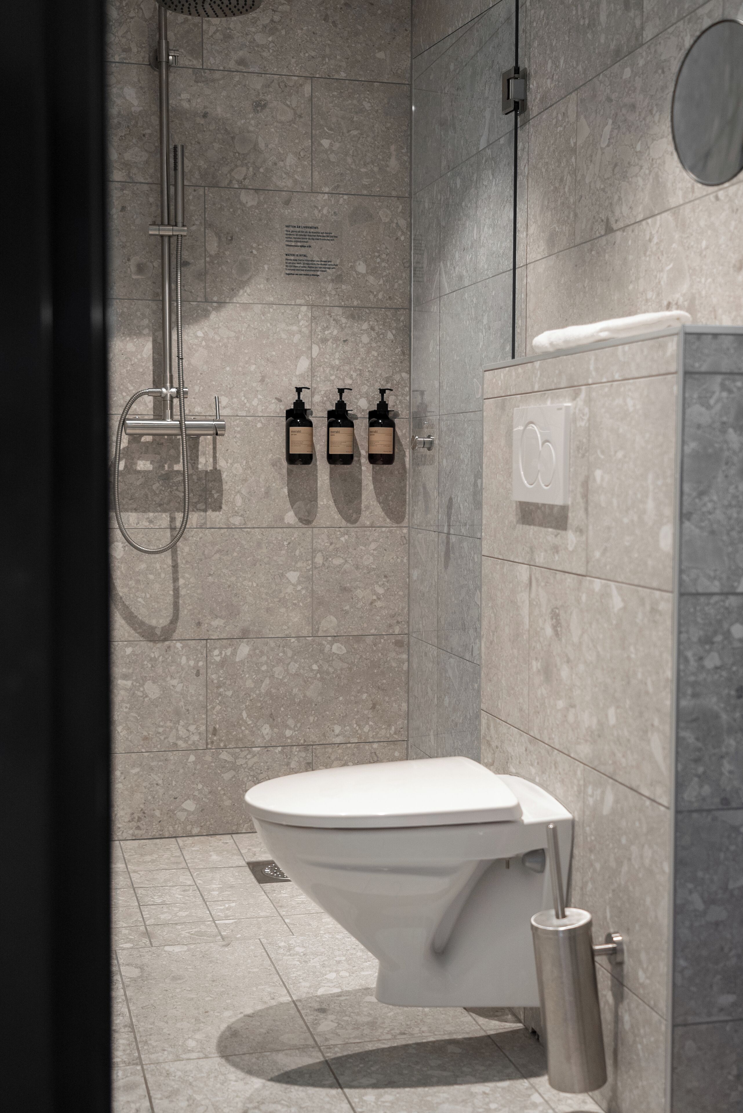 hamnrum | bathroom | shower, free toiletries, hair dryer, bathrobes