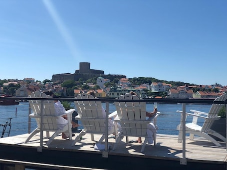 Sauna, steam room, hot stone massages, Swedish massages, body wraps