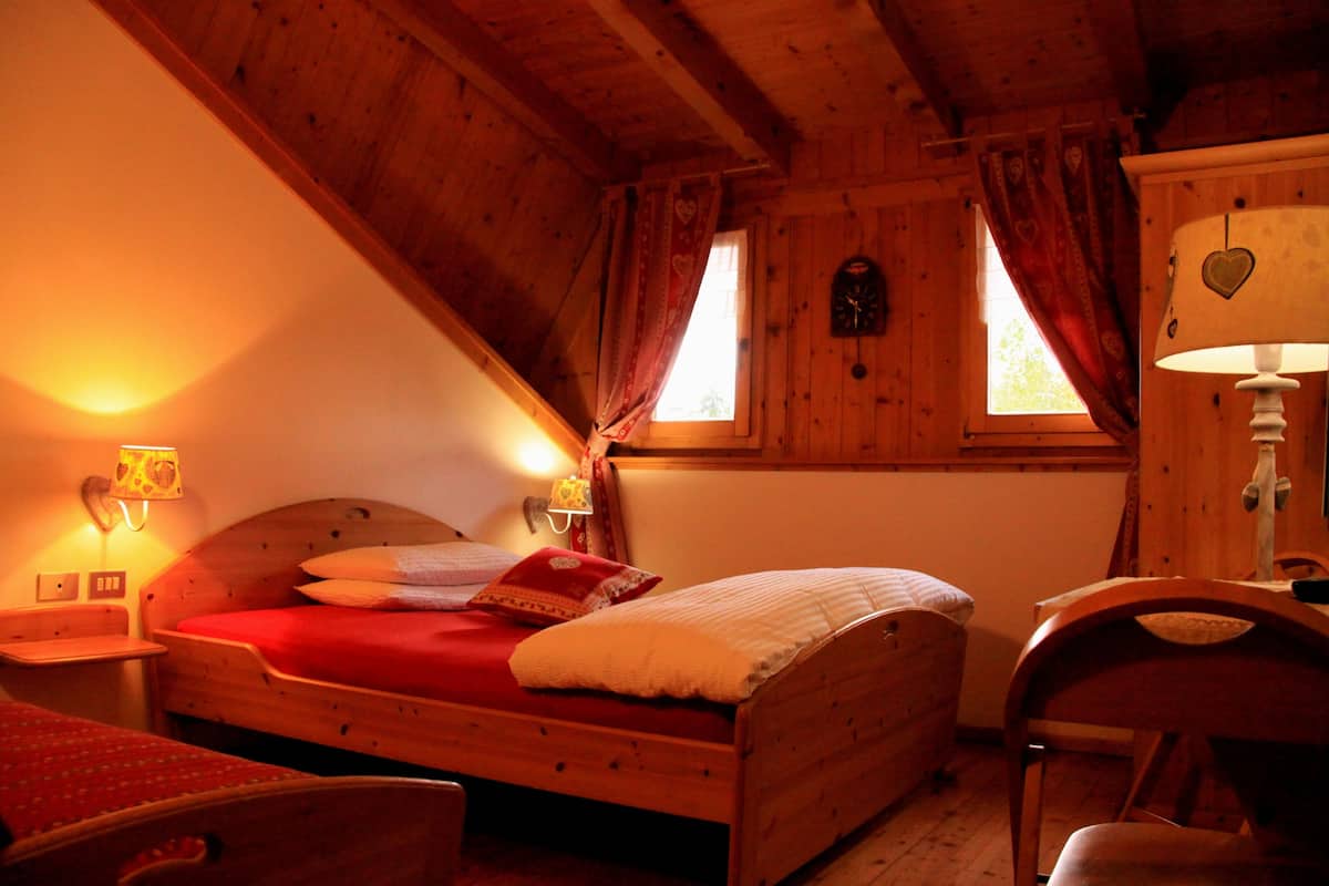 in-room safe, desk, blackout curtains, soundproofing