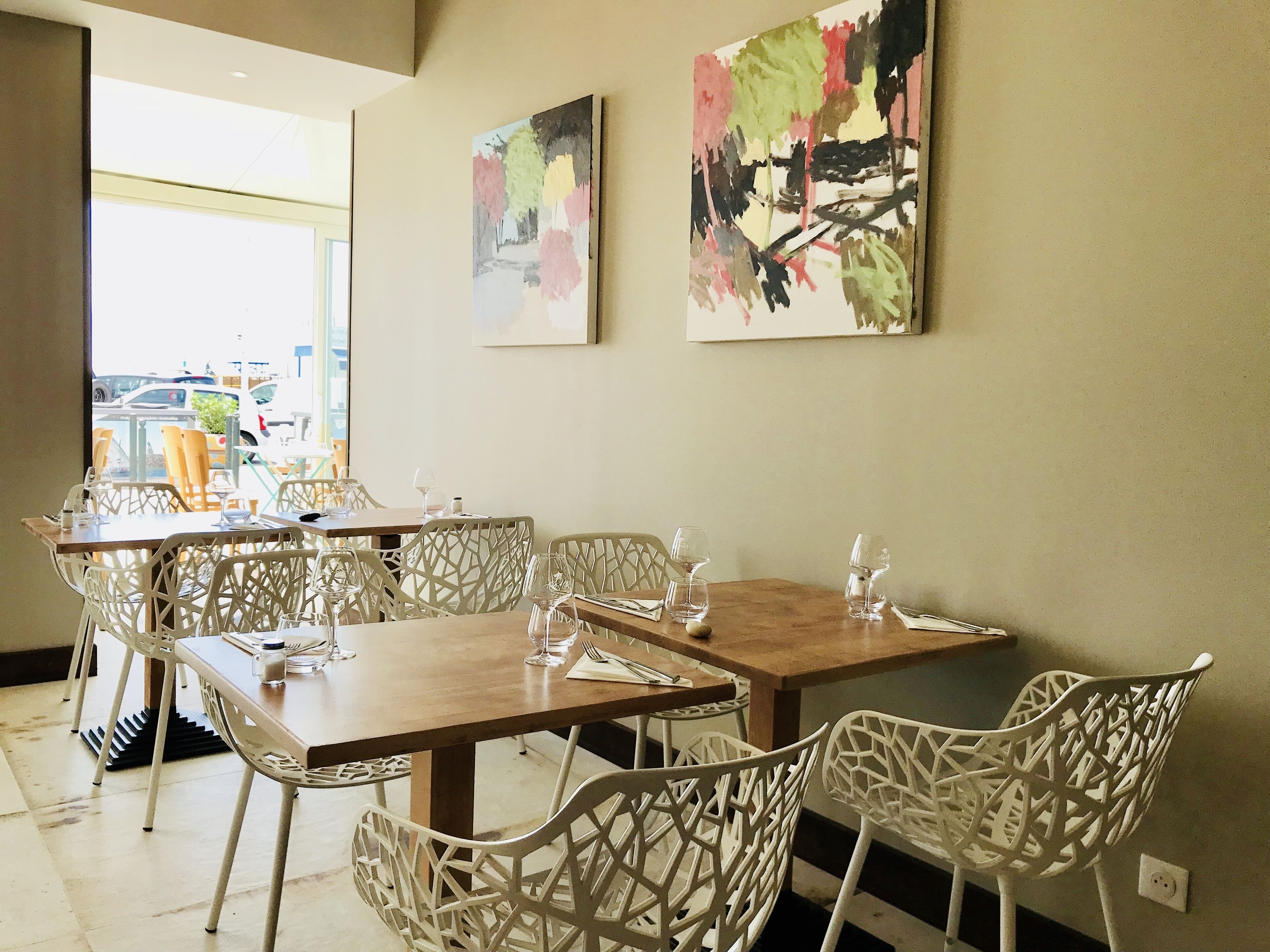 Breakfast, lunch, dinner served; seafood 