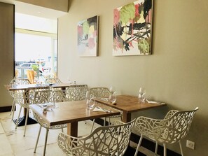 Aperto a colazione, pranzo e cena, frutti di mare