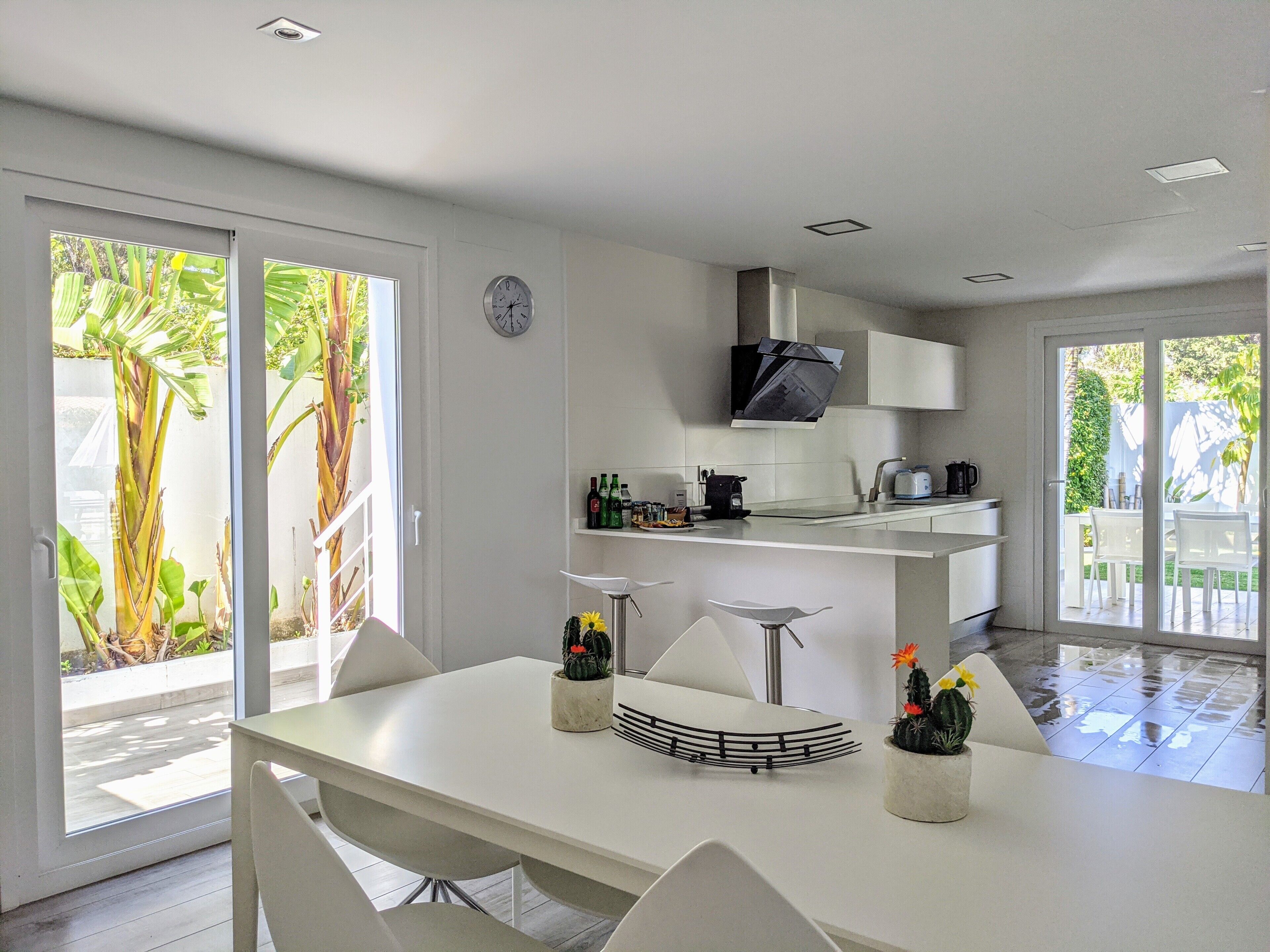 villa santamaria, 4 bedrooms | private kitchen | full-sized fridge, microwave, oven, stovetop