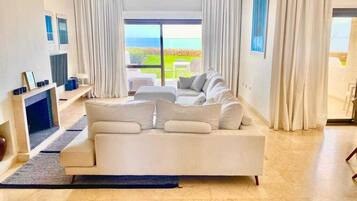 Superior Apartment, 4 Bedrooms | Living area