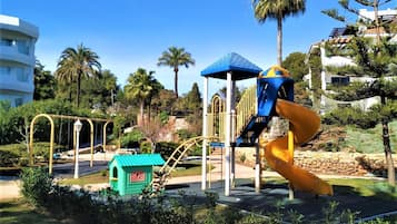 Children’s play area – outdoor