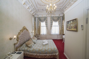 Superior Double Room with Sea View | Minibar, in-room safe, iron/ironing board, free WiFi