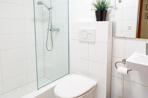Shower, towels