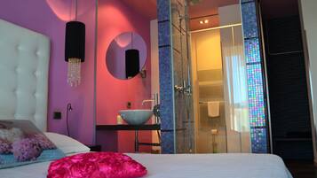 Deluxe Double Room | Down comforters, minibar, in-room safe, desk