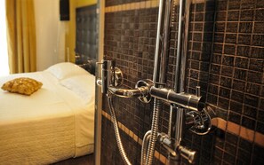 Down comforters, minibar, in-room safe, individually furnished - Hotel In (Pianiga)