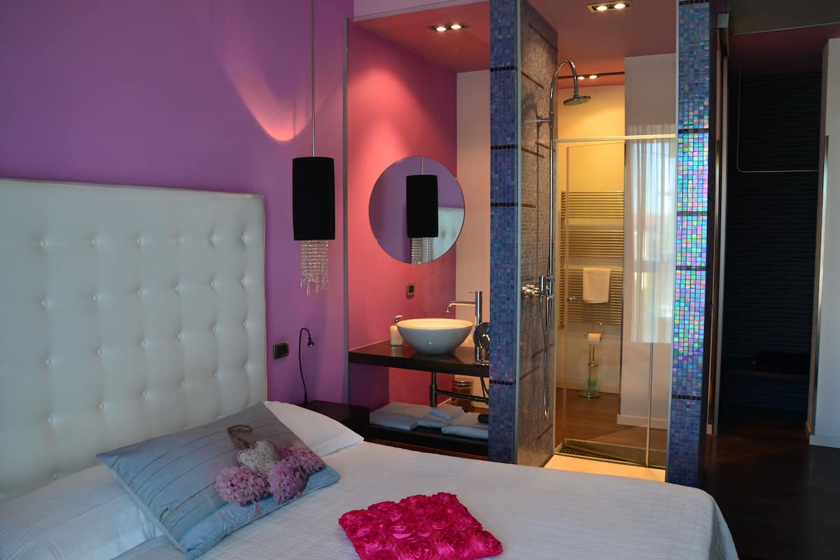 Deluxe Single Room | Down comforters, minibar, in-room safe, individually furnished
