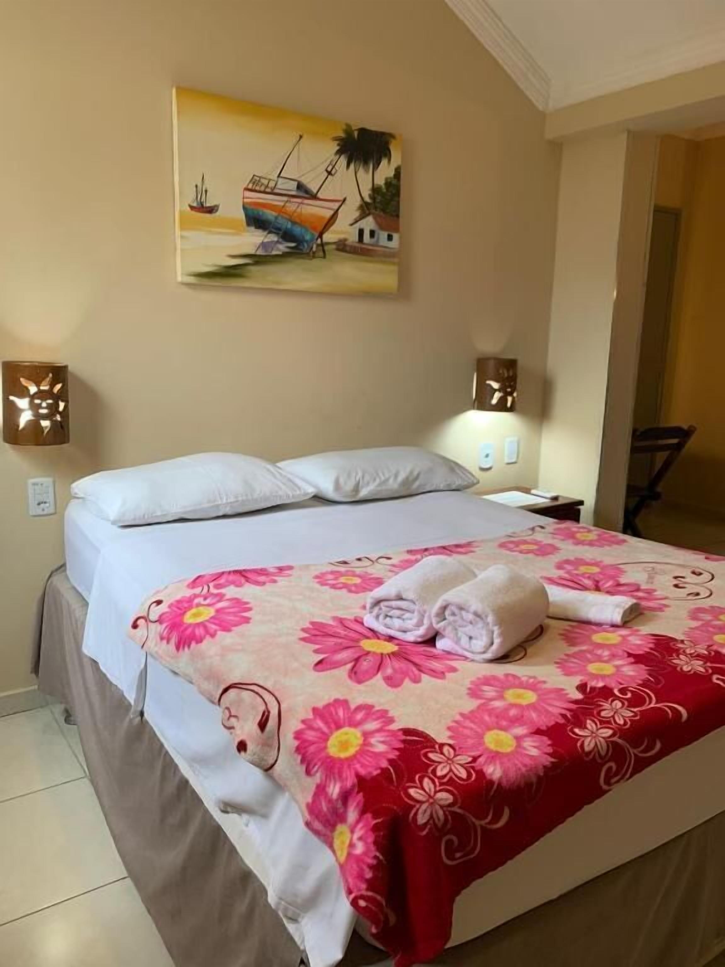 Standard Double Room  | Frigobar, individualmente decorados, escrivaninha