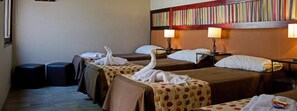 In-room safe, individually decorated, individually furnished, desk - Hotel Munay Cafayate (Cafayate)