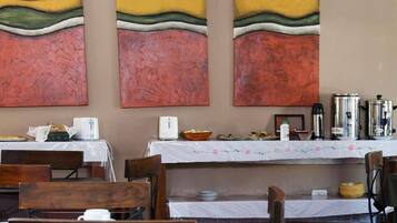 Desayuno bufé gratuito y diario