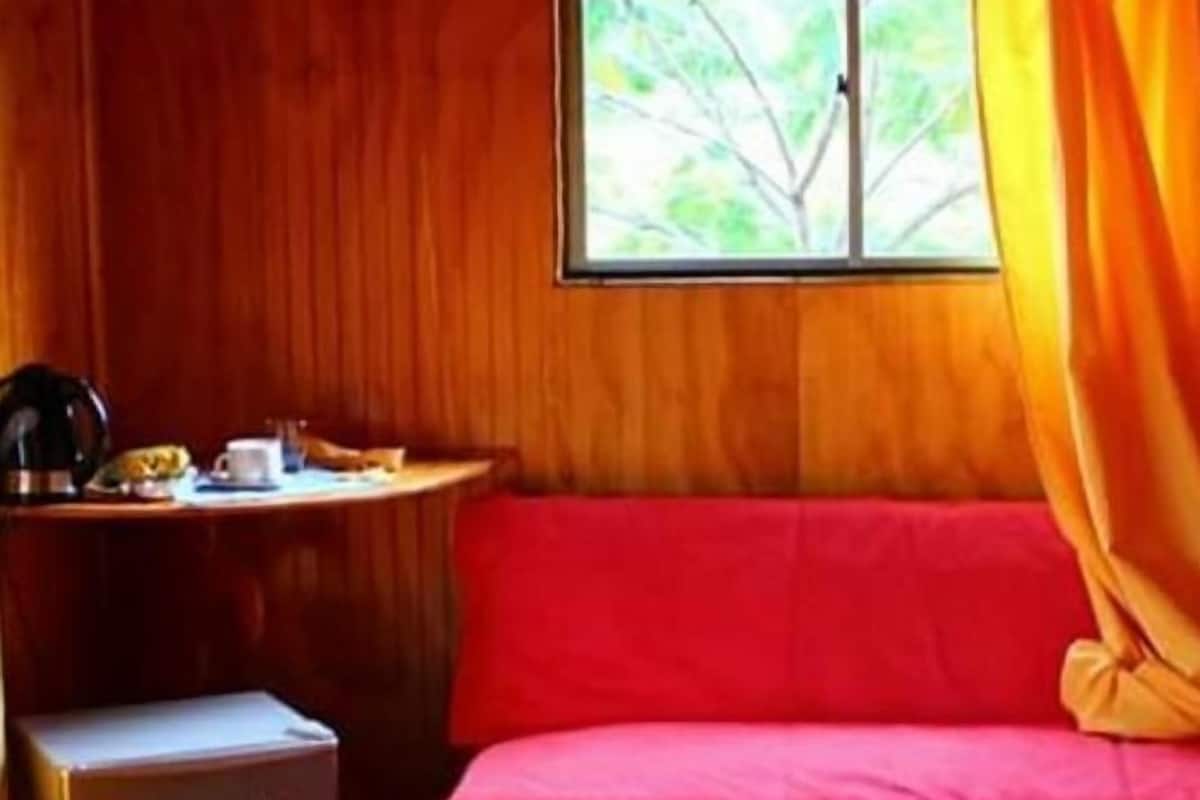 Phòng Superior | Két bảo mật tại phòng, trang trí khác biệt, bàn
