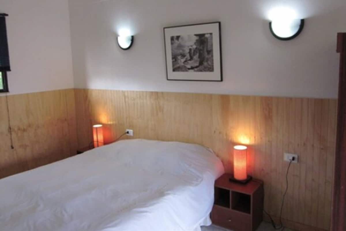 Két bảo mật tại phòng, trang trí khác biệt, bàn
