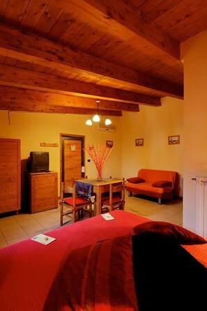 Minibar, in-room safe, blackout curtains, free WiFi