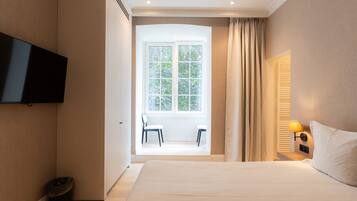 Basic Double Room | Desk, free cribs/infant beds, rollaway beds, free WiFi