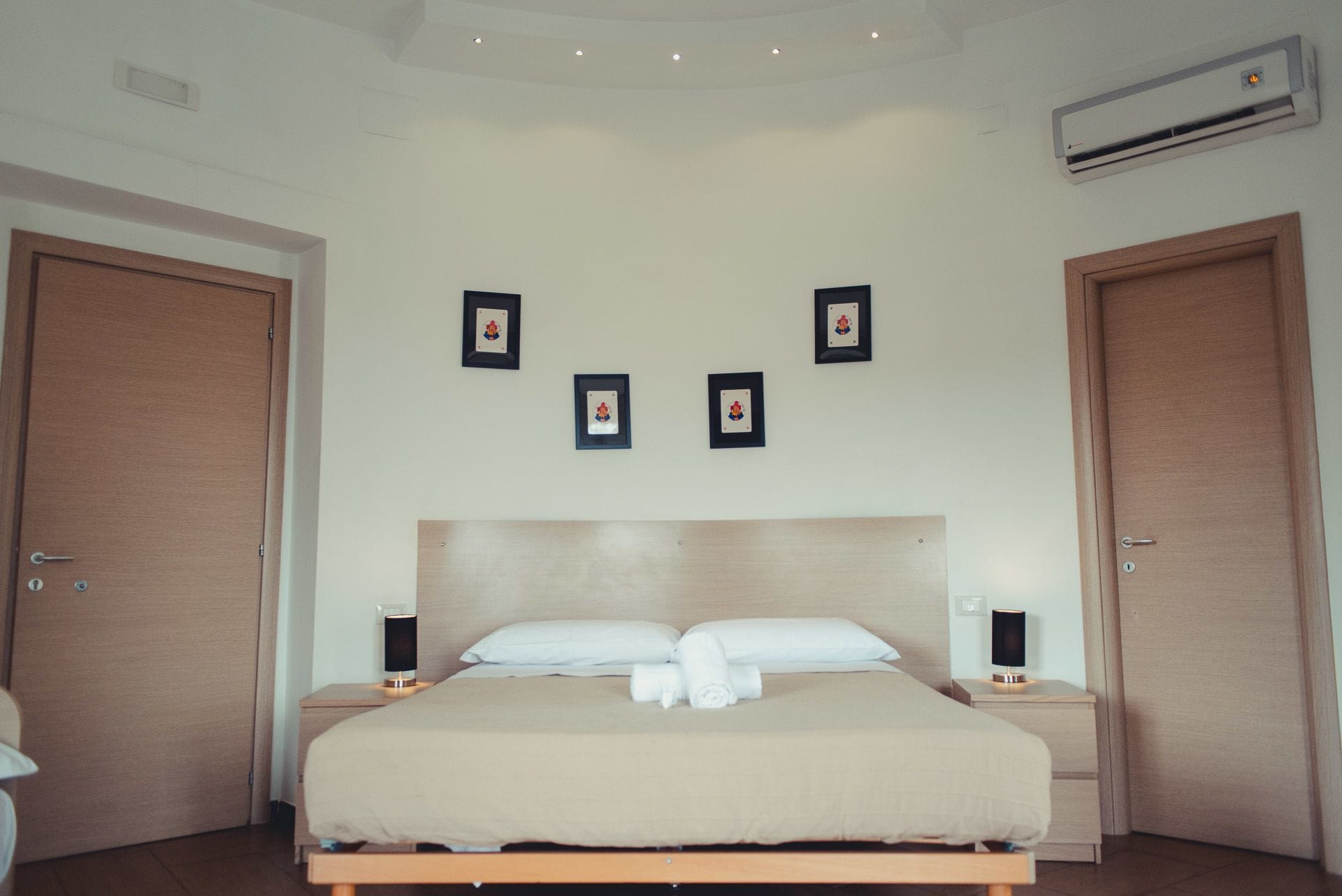 1 bedroom, hypo-allergenic bedding, down duvets, minibar